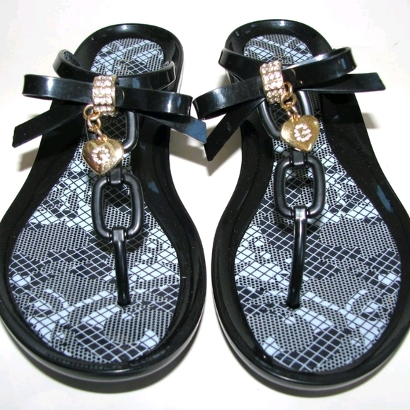 GUESS BLACK BOW TIE,CHAIN SANDALS,GOLD HEART+CRYSTAL CHARM,SHOES,FLIP FLOP - Picture 1 of 5